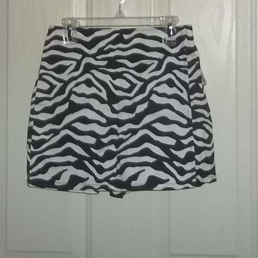 BNWT Girls's Zebra Print Skort Shorts Sz. L 10/12
